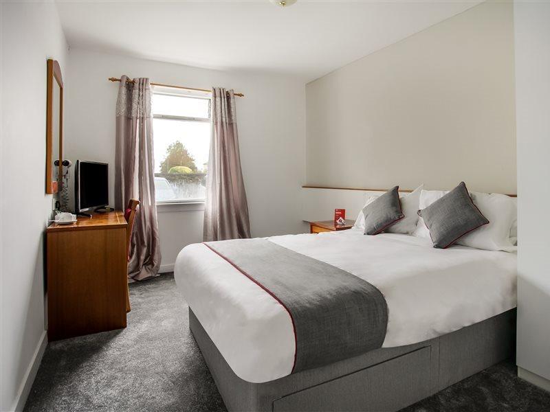 Oyo Glenpark Hotel, Ayr Central Ngoại thất bức ảnh