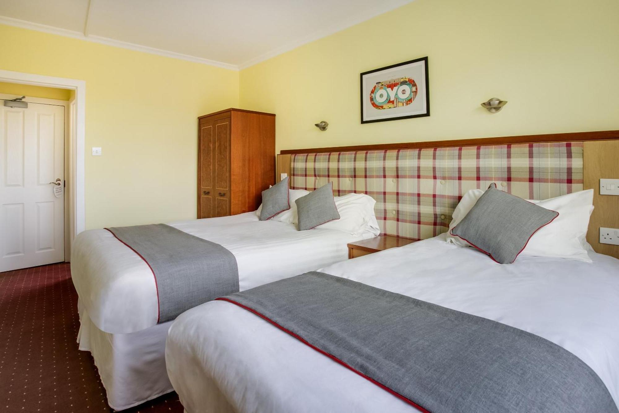 Oyo Glenpark Hotel, Ayr Central Ngoại thất bức ảnh