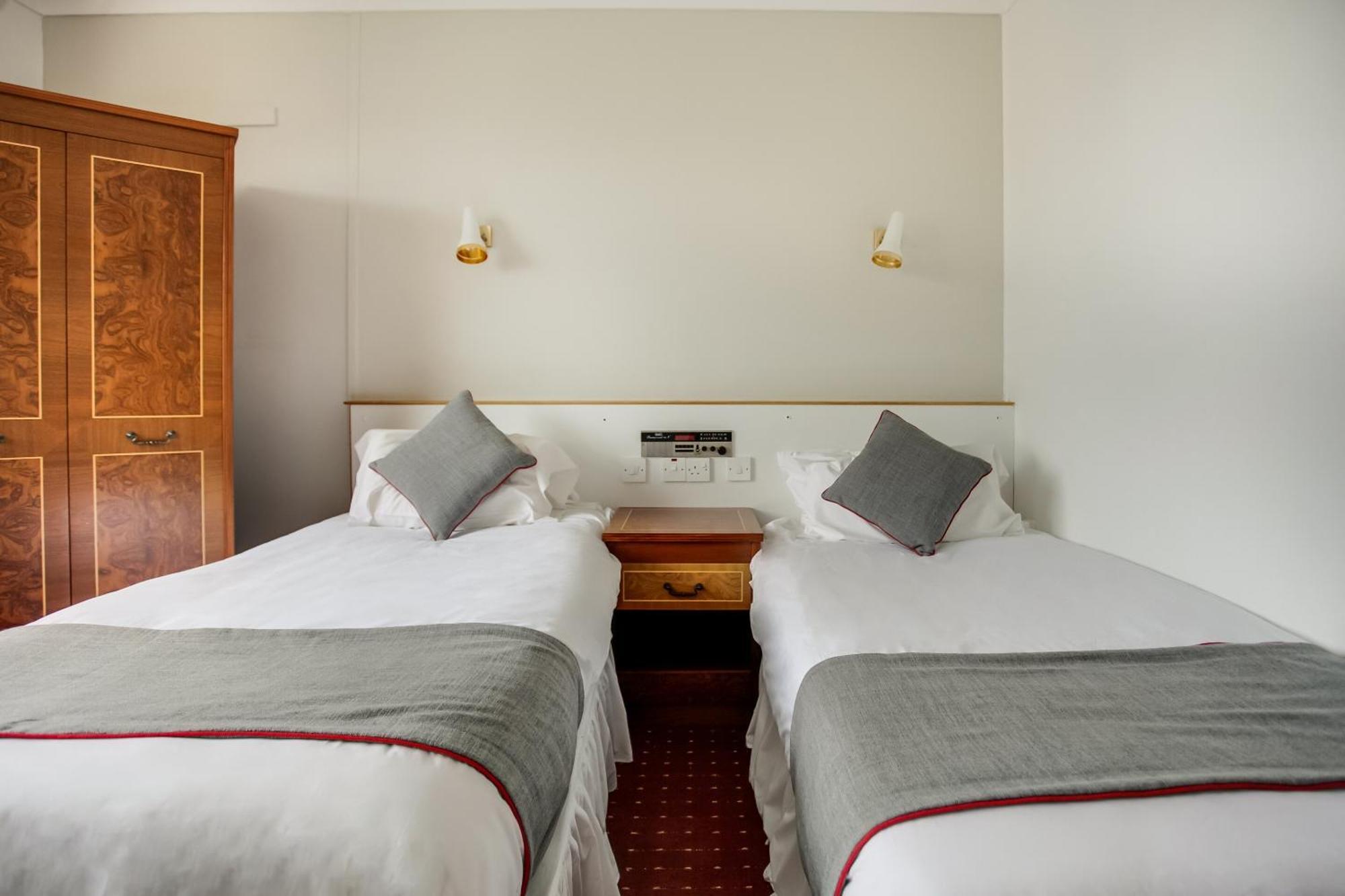 Oyo Glenpark Hotel, Ayr Central Ngoại thất bức ảnh