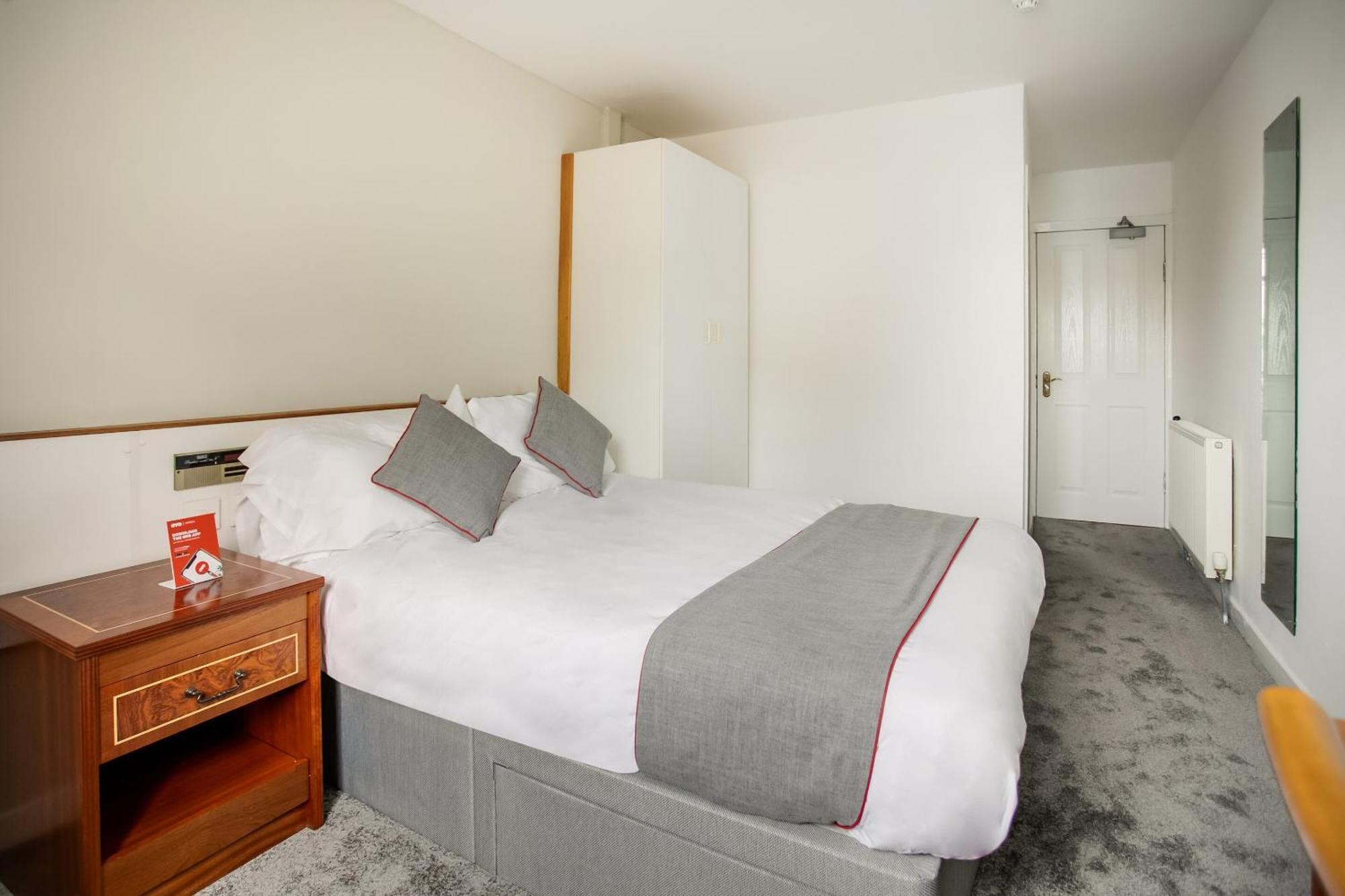 Oyo Glenpark Hotel, Ayr Central Ngoại thất bức ảnh