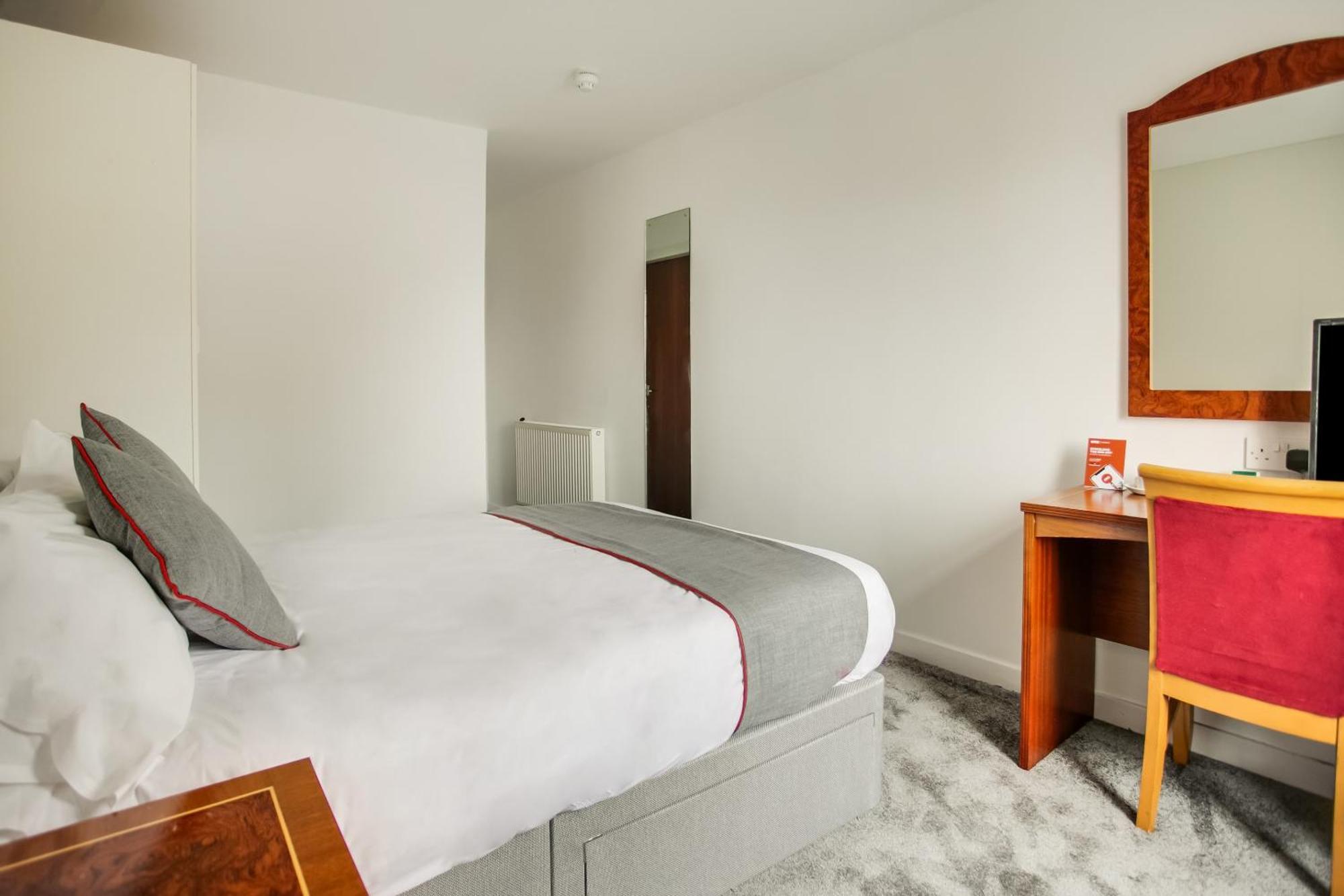 Oyo Glenpark Hotel, Ayr Central Ngoại thất bức ảnh